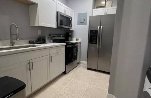 Homestead Apartment | Cozy Green Apartment