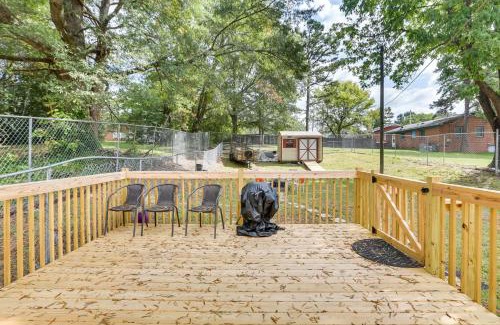 Greensboro House | Cozy Greensboro Vacation Rental with Deck and Fire Pit