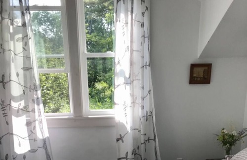 Cushing Cottage | Cozy Guest House in Midcoast Maine - Dock Access!
