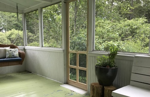 Cushing Cottage | Cozy Guest House in Midcoast Maine - Dock Access!
