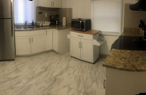 Tampa Heights Apartment | Cozy Guest house in Tampa Heights!