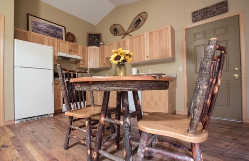 Cody Cabin | Cozy Guest House! Month of October Discount-150/night!