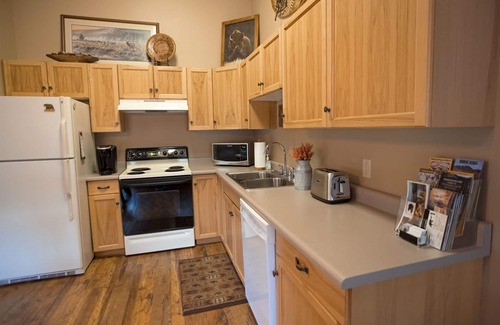Cody Cabin | Cozy Guest House! Month of October Discount-150/night!