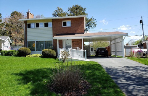 Clayton Park House | Cozy Halifax Stay with Games, Office & Kayaks – Family-Friendly!