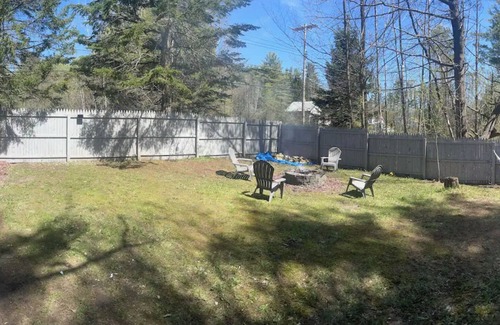 Gloversville Cabin | Cozy Haven@Caroga Lake-Dogs ok!, - 1 King Bd + Sleeping Soft For kids/FencedYard