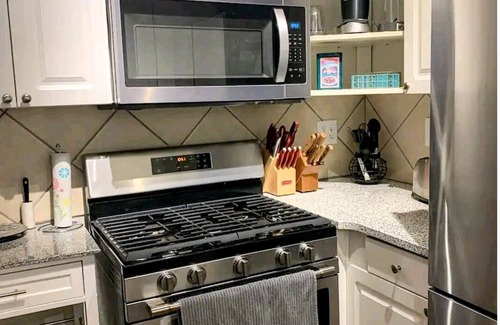 Benson House | Cozy hideaway in the HEART of Benson I Mins from DT