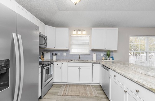 Florida Panhandle House | Cozy Hideaway! Spacious and centrally located. Pet Friendly!