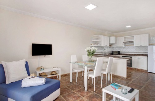 Playa San Juan Apartment | Cozy Holiday Apartment “Apartamento Carla 2A” in Playa San Juan with Sea View