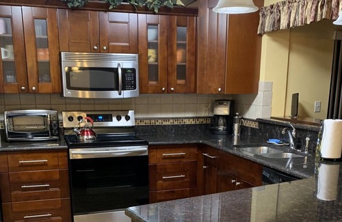 Forest Hills House | COZY HOLIDAY HIDEAWAY-Minutes from Beaches, Golf, Bike Trails, etc.