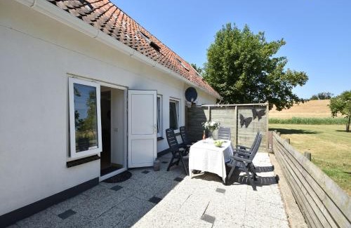 Zonnemaire House | Cozy Holiday Home in Zonnemaire near lakebeach