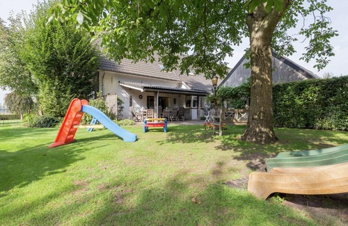 Sint Anthonis House | Cozy Holiday Home With Garden in Sint Anthonis Netherlands