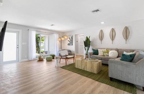 Lighthouse Point House | Cozy home at Lighthouse Point with Pool 1