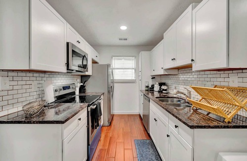 Smoketown Jackson House | Cozy Home | Central Louisville Gem Near Airport!