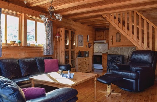 Vindafjord House | Cozy home in ølensvåg with WiFi