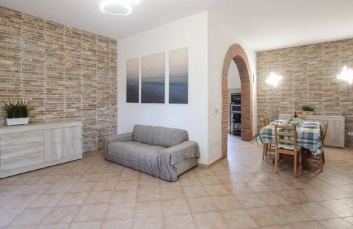 Cecina House | Cozy home in Cecina with WiFi
