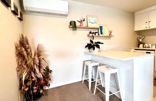 Silverdale House | Cozy Home in Central Millwater