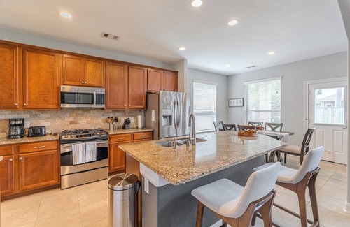 Spring House | Cozy home in Creekside near Rob Flemming Park