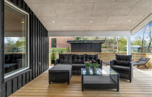 Farvang House | Cozy Home In Fårvang With Wifi