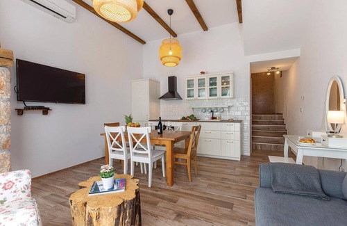 Gospic House | Cozy home in Gospic with kitchen