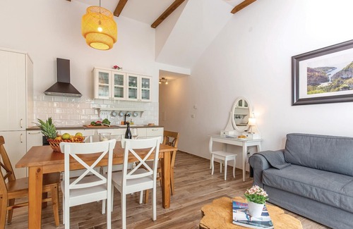 Gospic House | Cozy home in Gospic with kitchen