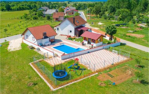 Gospic House | Cozy Home In Gospic With Sauna