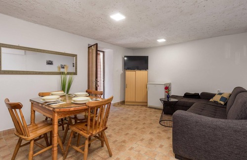 Senj House | Cozy home in Jablanac