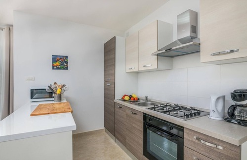Kras House | Cozy home in Kras with kitchen