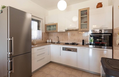 Jasenice House | Cozy home in Maslenica with WiFi
