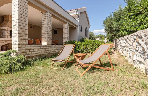 Jasenice House | Cozy home in Maslenica with WiFi