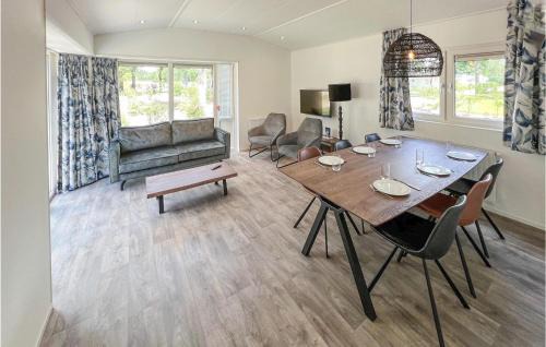 Otterlo House | Cozy Home In Otterlo With Wifi