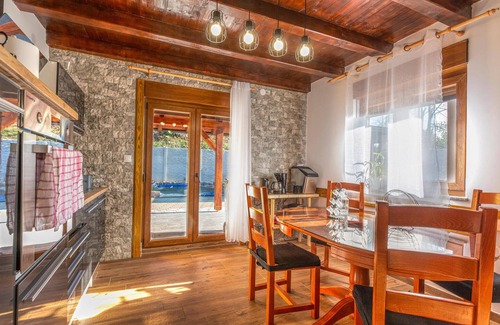 Perusic House | Cozy home in Perusic with jacuzzi