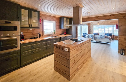 Nissedal House | Cozy home in Treungen