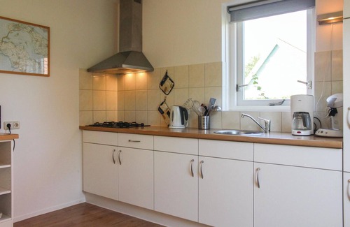 Zonnemaire House | Cozy home in Zonnemaire with WiFi