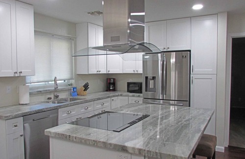 Alta Vista Estates House | Cozy home near freeways w/pool, BBQ