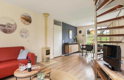 Brouwershaven House | Cozy Home Near the Lake