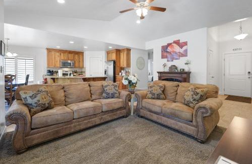 La Verkin House | Cozy Home Near Zion With Fire Pit & Patio Dining