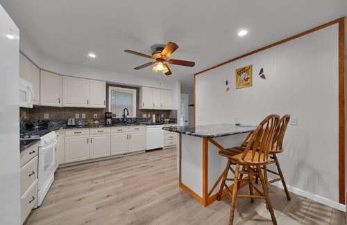 Port Hope House | Cozy Home w Neighborhood Beach! Near Harbor&Beach
