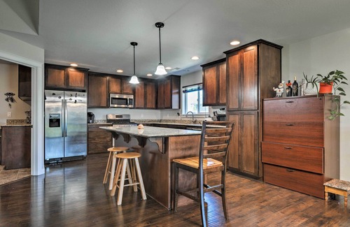 Medford House | Cozy Home w/Yard ~ 3 Mi to Downtown Medford!