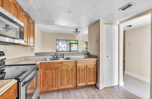 Homestead House | Cozy Home with 3 Bedroom