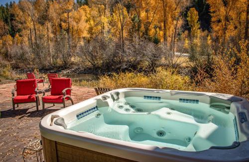 San Juan River Village House | Cozy Home with Hot Tub 7 Mi to Pagosa Hot Springs