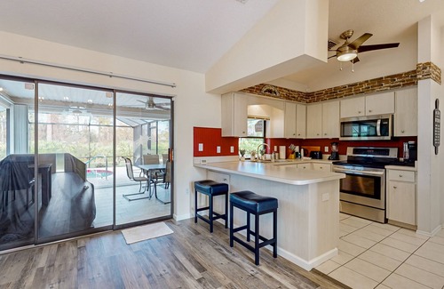 Gulf Cove House | Cozy home with private pool, lanai, central AC & washer/dryer