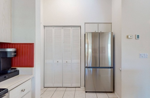 Gulf Cove House | Cozy home with private pool, lanai, central AC & washer/dryer