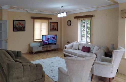 Sapanca Villa | Cozy Home with Pool and Fireplace in Sapanca