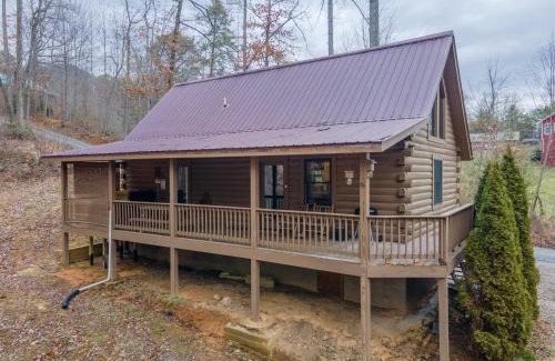 Bryson City House | Cozy Hot Tub Cabin