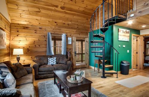 Bryson City House | Cozy Hot Tub Cabin