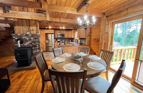 Queensbury House | Cozy House 10 Min To Lake George