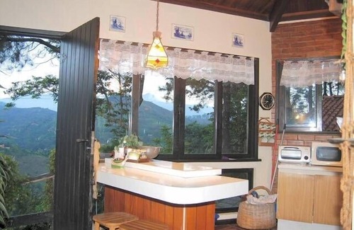 Itaipava Cottage | Cozy house, beautiful view, ideal for families and couples. OI FIBER INTERNET.