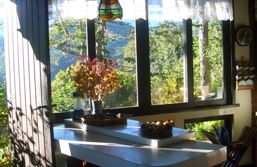 Itaipava Cottage | Cozy house, beautiful view, ideal for families and couples. OI FIBER INTERNET.