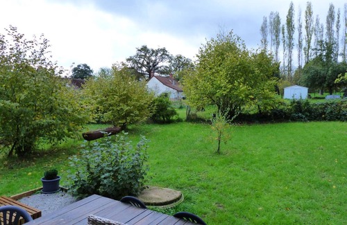 Couleuvre Cottage | Cozy house in Couleuvre with air conditioning and enclosed garden