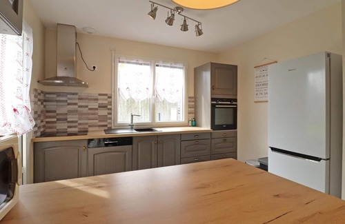 Sainte-Opportune Cottage | Cozy house in Sainte-Opportune with garden and terrace